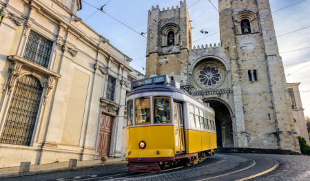 Lisbon_Private_Tours_Portugal_Tram_28